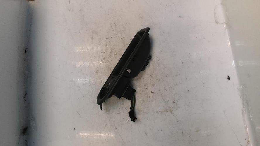 Interrupteur de leve vitre avant droit RENAULT TWINGO 2 PHASE 2 Diesel - Image 2