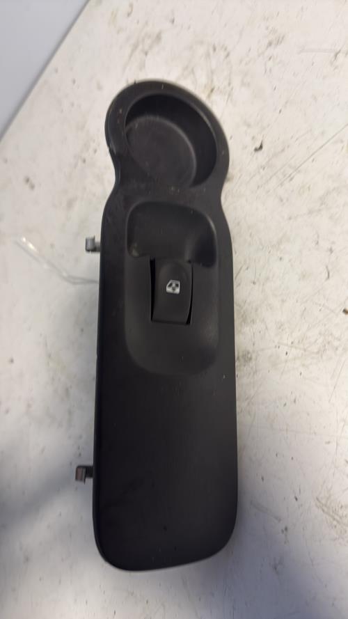 Interrupteur de leve vitre avant droit RENAULT MODUS PHASE 2 - Image 1