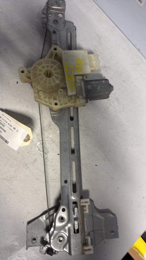 Leve vitre electrique arriere gauche PEUGEOT 308 2 PHASE 2 Essence - Image 1