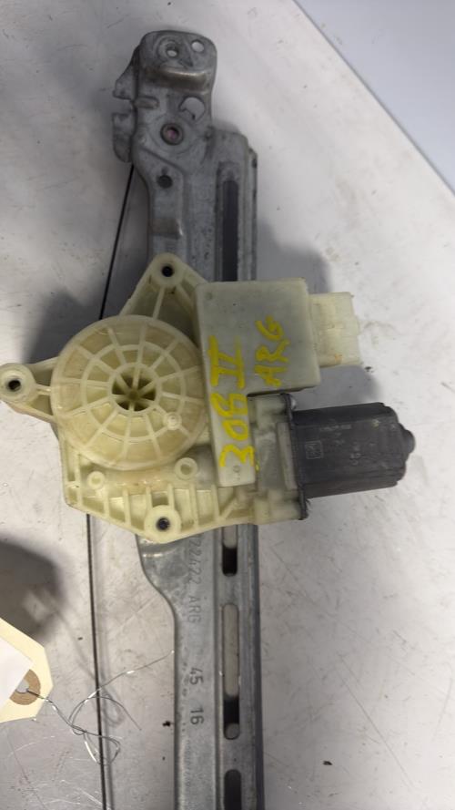 Leve vitre electrique arriere gauche PEUGEOT 308 2 PHASE 2 Essence - Image 2