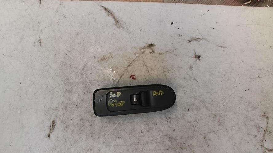 Interrupteur de leve vitre avant droit PEUGEOT 308 1 PHASE 2 Diesel - Image 1