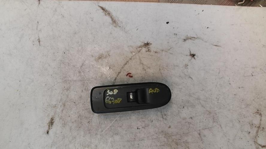 Interrupteur de leve vitre avant droit PEUGEOT 308 1 PHASE 2 Diesel - Image 2