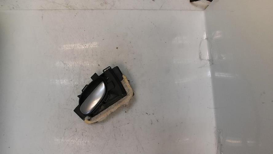 Poignee interieur arriere droit PEUGEOT 206 PHASE 1 Diesel - Image 1