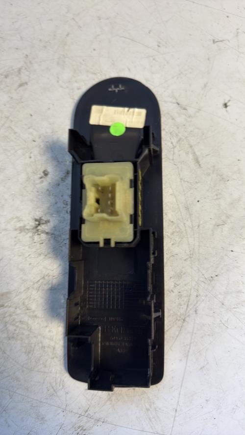 Interrupteur de leve vitre avant droit RENAULT CLIO 4 PHASE 1 Diesel - Image 3