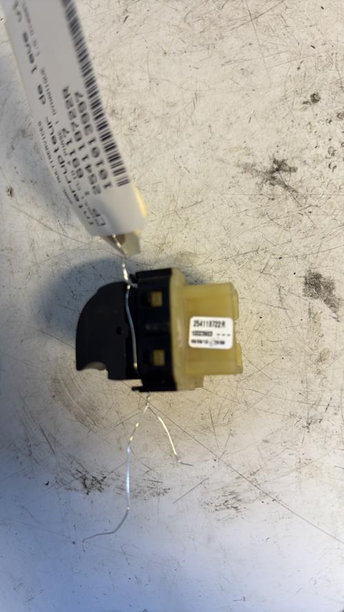 Interrupteur de leve vitre avant gauche RENAULT CLIO 4 PHASE 1 Diesel - Image 3