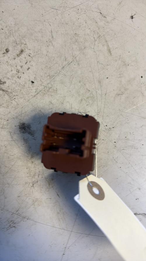 Interrupteur de leve vitre avant gauche RENAULT CLIO 4 PHASE 1 Diesel - Image 3