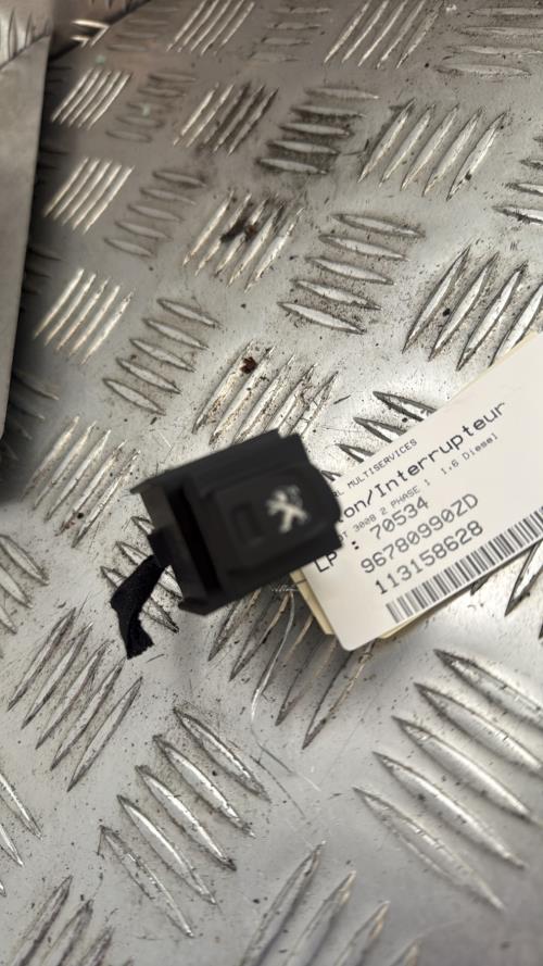 Bouton/Interrupteur PEUGEOT 3008 2 PHASE 1 Diesel - Image 2