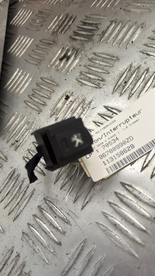 Bouton/Interrupteur PEUGEOT 3008 2 PHASE 1 Diesel - Image 3
