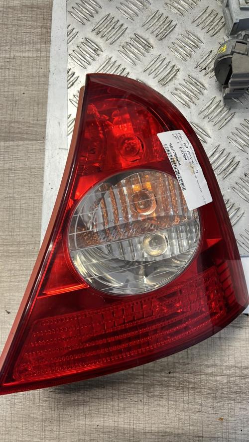Feu arriere principal droit (feux) RENAULT CLIO 2 PHASE 2 Diesel - Image 1