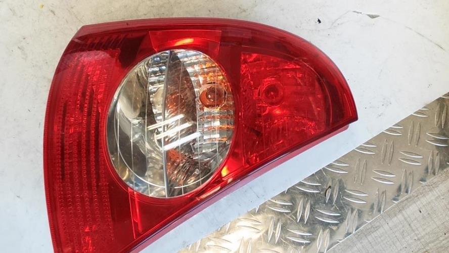 Feu arriere principal gauche (feux) RENAULT CLIO 2 PHASE 2 Essence - Image 2