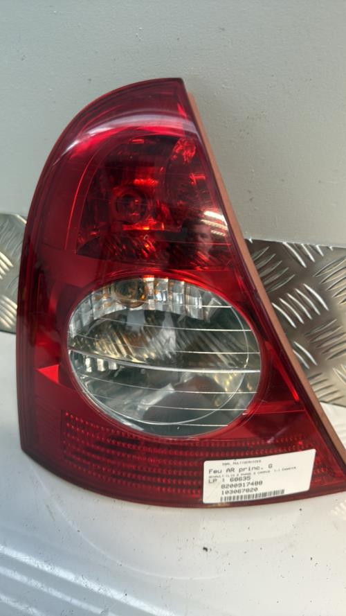 Feu arriere principal gauche (feux) RENAULT CLIO 2 PHASE 2 Essence - Image 1