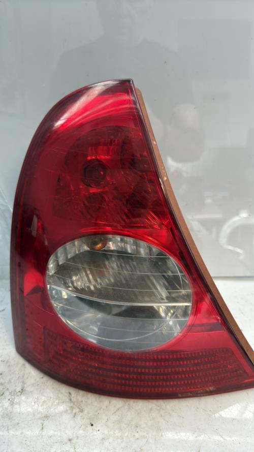 Feu arriere principal gauche (feux) RENAULT CLIO 2 PHASE 2 Essence - Image 3