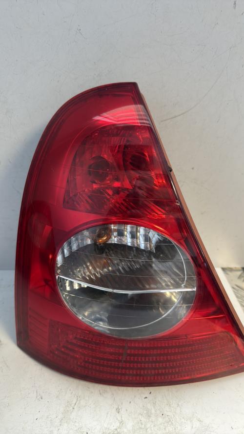 Feu arriere principal gauche (feux) RENAULT CLIO 2 PHASE 2 Essence - Image 1