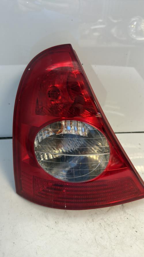 Feu arriere principal gauche (feux) RENAULT CLIO 2 PHASE 2 Essence - Image 1