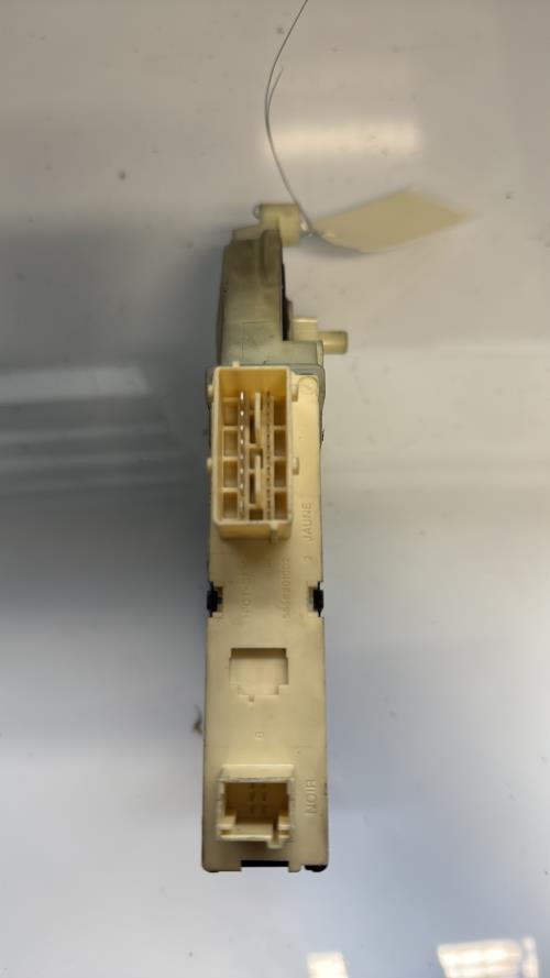 Moteur leve vitre avant gauche CITROEN C4 1 PHASE 1 COUPE Diesel - Image 1