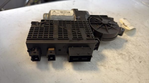 Moteur leve vitre avant gauche CITROEN C4 GRAND PICASSO 1 Diesel - Image 3
