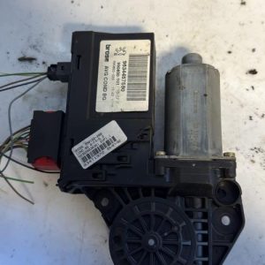 Moteur leve vitre avant gauche PEUGEOT 307 PHASE 1 BREAK Diesel - Image 1