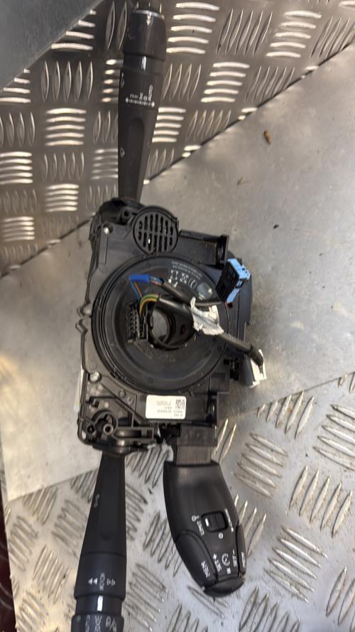 Com (Bloc Contacteur Tournant+Commodo Essuie Glace+Commodo Phare) OPEL VIVARO 3 PHASE 1 Diesel - Image 2