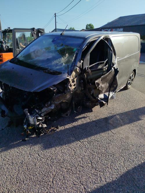 Com (Bloc Contacteur Tournant+Commodo Essuie Glace+Commodo Phare) OPEL VIVARO 3 PHASE 1 Diesel - Image 5