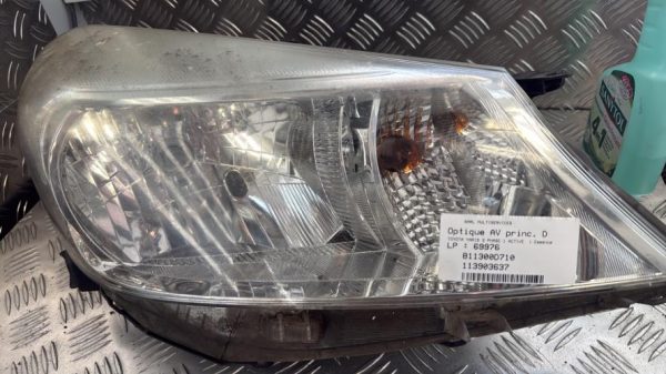Optique avant principal droit (feux)(phare) TOYOTA YARIS 3 PHASE 1 Essence - Image 2