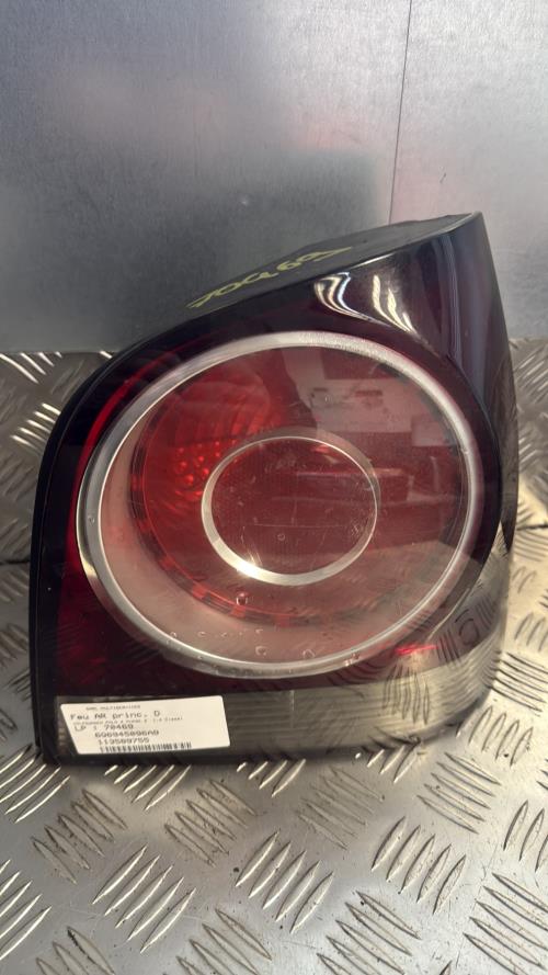 Feu arriere principal droit (feux) VOLKSWAGEN POLO 4 PHASE 2 Diesel - Image 2