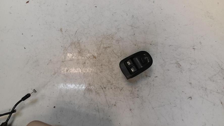 Interrupteur de leve vitre avant gauche PEUGEOT 206 PHASE 1 Diesel - Image 1