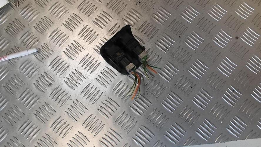 Interrupteur de leve vitre avant gauche PEUGEOT 206 PHASE 2 Essence - Image 3