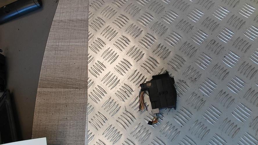 Interrupteur de leve vitre avant gauche PEUGEOT 206 PHASE 2 Essence - Image 1