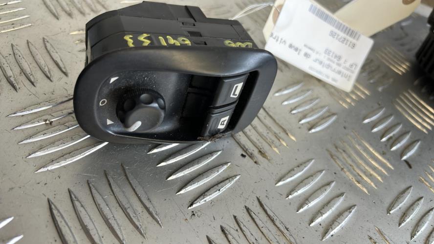 Interrupteur de leve vitre avant gauche PEUGEOT 206 PHASE 1 Essence - Image 1