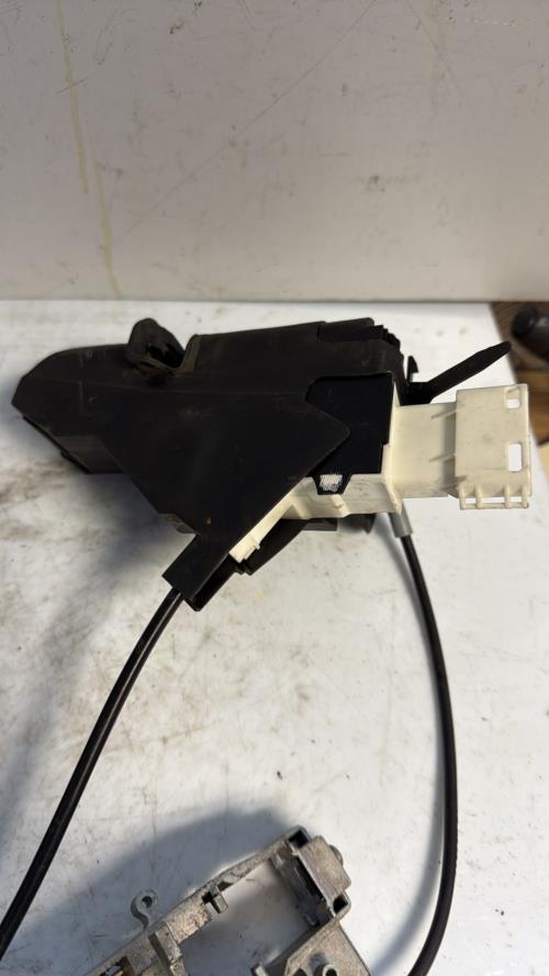 Serrure avant droit CITROEN C4 1 PHASE 1 Diesel - Image 1