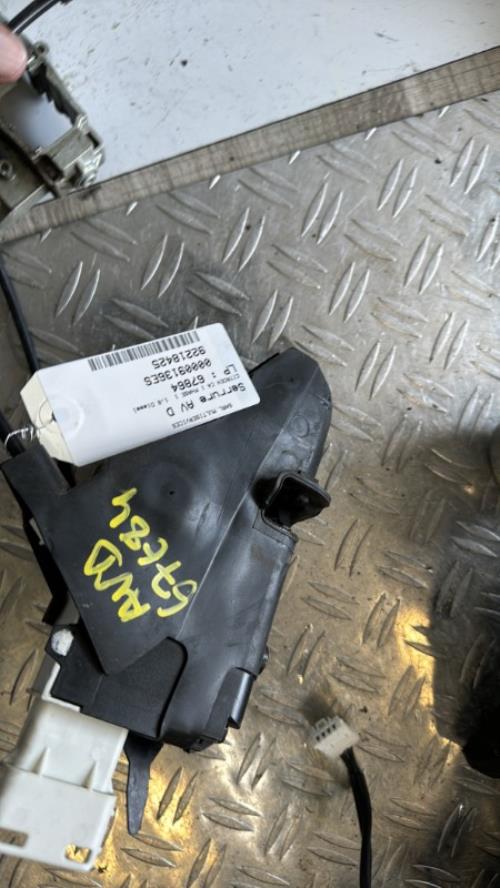 Serrure avant droit CITROEN C4 1 PHASE 1 Diesel - Image 1