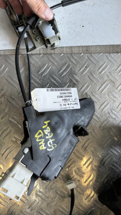 Serrure avant droit CITROEN C4 1 PHASE 1 Diesel - Image 2