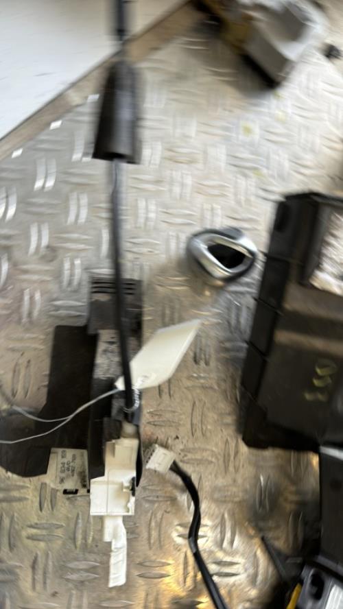 Serrure avant droit CITROEN C4 1 PHASE 1 Diesel - Image 3