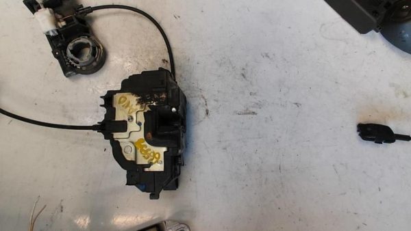 Serrure avant droit RENAULT CLIO 3 PHASE 1 BREAK Diesel - Image 1
