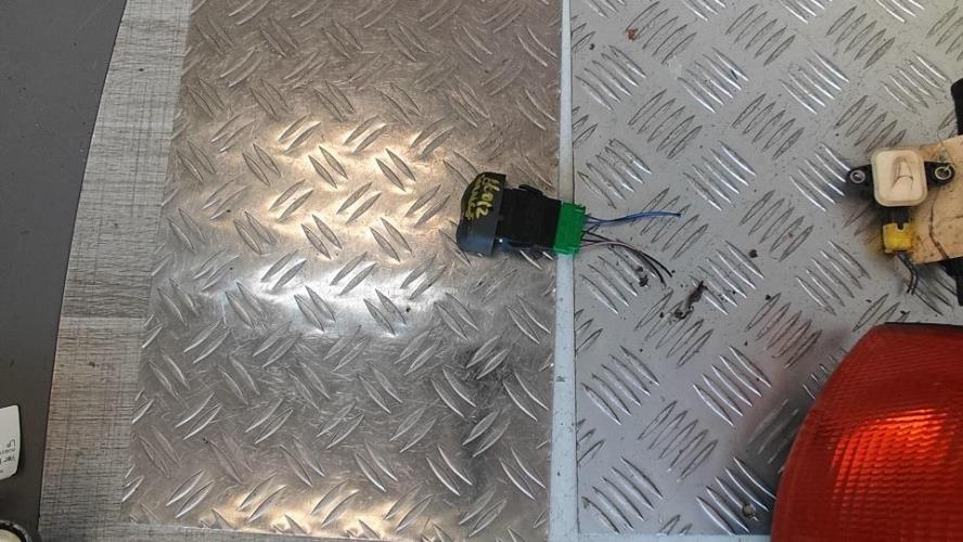 Commande de fermeture centralisee RENAULT SCENIC 1 PHASE 2 Essence - Image 3