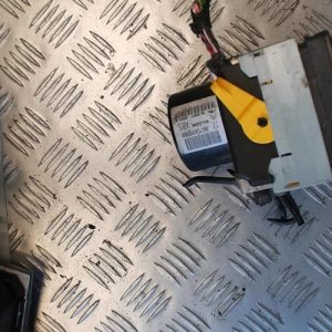 Bloc ABS (freins anti-blocage) CITROEN C3 2 PHASE 1 Essence - Image 1