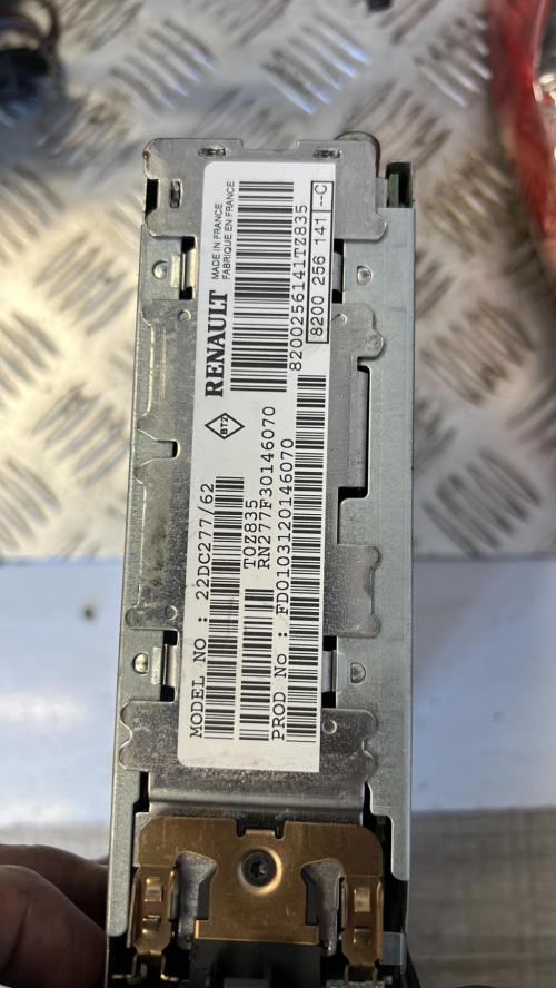 Autoradio d'origine RENAULT MEGANE 2 PHASE 1 Essence - Image 2