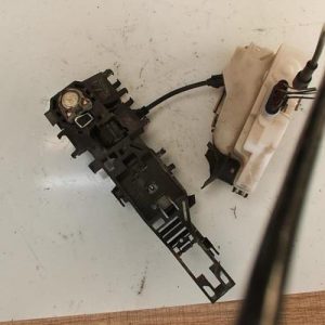 Serrure avant gauche RENAULT MEGANE 2 PHASE 2 BREAK Diesel - Image 1