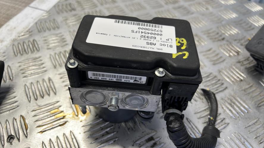 Bloc ABS (freins anti-blocage) CITROEN C1 1 PHASE 2 Essence - Image 1
