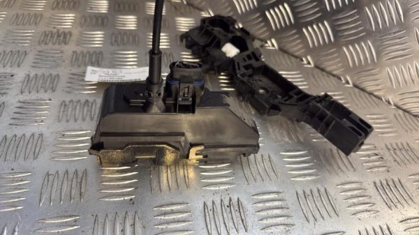 Serrure avant droit RENAULT MEGANE 2 PHASE 1 Diesel - Image 2
