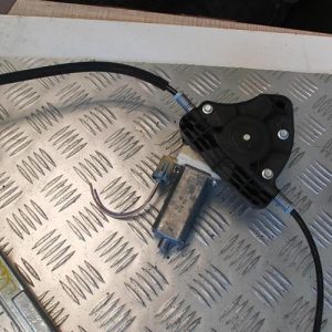 Leve vitre electrique avant droit RENAULT CLIO 2 PHASE 2 Essence - Image 1