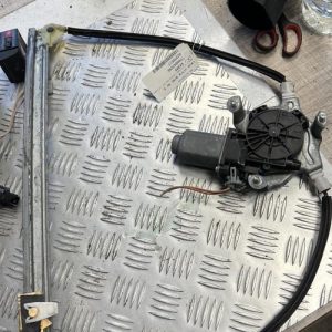 Leve vitre electrique avant droit RENAULT CLIO 2 PHASE 2 Diesel - Image 1