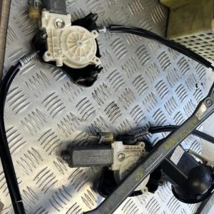 Leve vitre electrique avant droit RENAULT CLIO 2 PHASE 2 Essence - Image 1