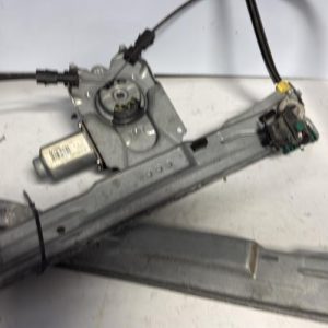 Leve vitre electrique avant gauche RENAULT CLIO 3 PHASE 2 Diesel - Image 1