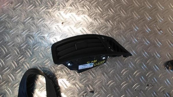 Aerateur tableau de bord avant droit KIA CEE-D 1 PHASE 2 Diesel - Image 1