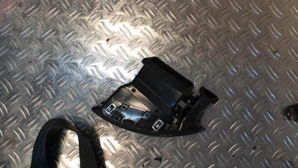Aerateur tableau de bord avant droit KIA CEE-D 1 PHASE 2 Diesel - Image 2