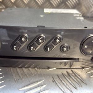 Autoradio d'origine RENAULT CLIO 3 PHASE 1 Diesel - Image 1