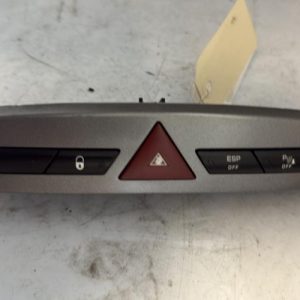 Bouton de warning PEUGEOT 308 1 SW PHASE 1 BREAK Diesel - Image 1