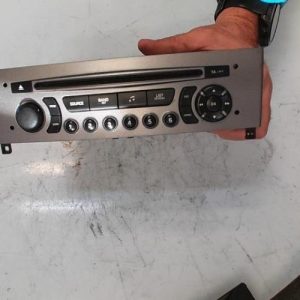 Autoradio d'origine PEUGEOT 308 1 SW PHASE 1 BREAK Diesel - Image 1