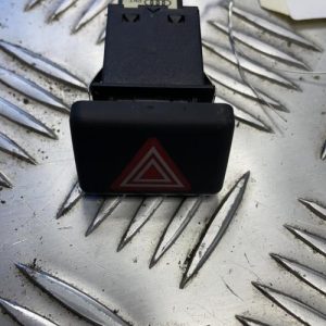 Bouton de warning AUDI A4 2 AVANT PHASE 2 BREAK Diesel - Image 1